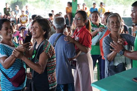 Kinantot ang Bagong Ahit na Bespren .
